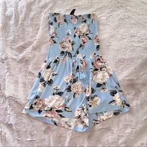 NWT blue floral romper 💙